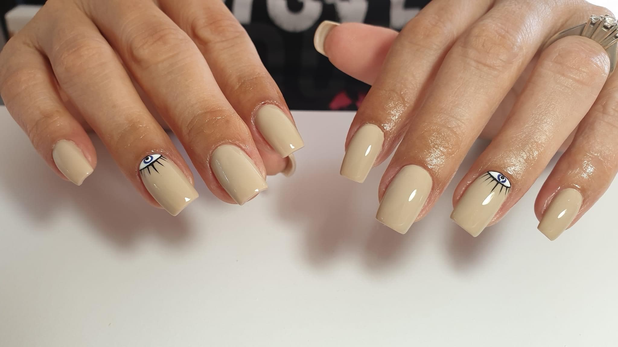 Stylizacja paznokci — Venus Beauty Salon