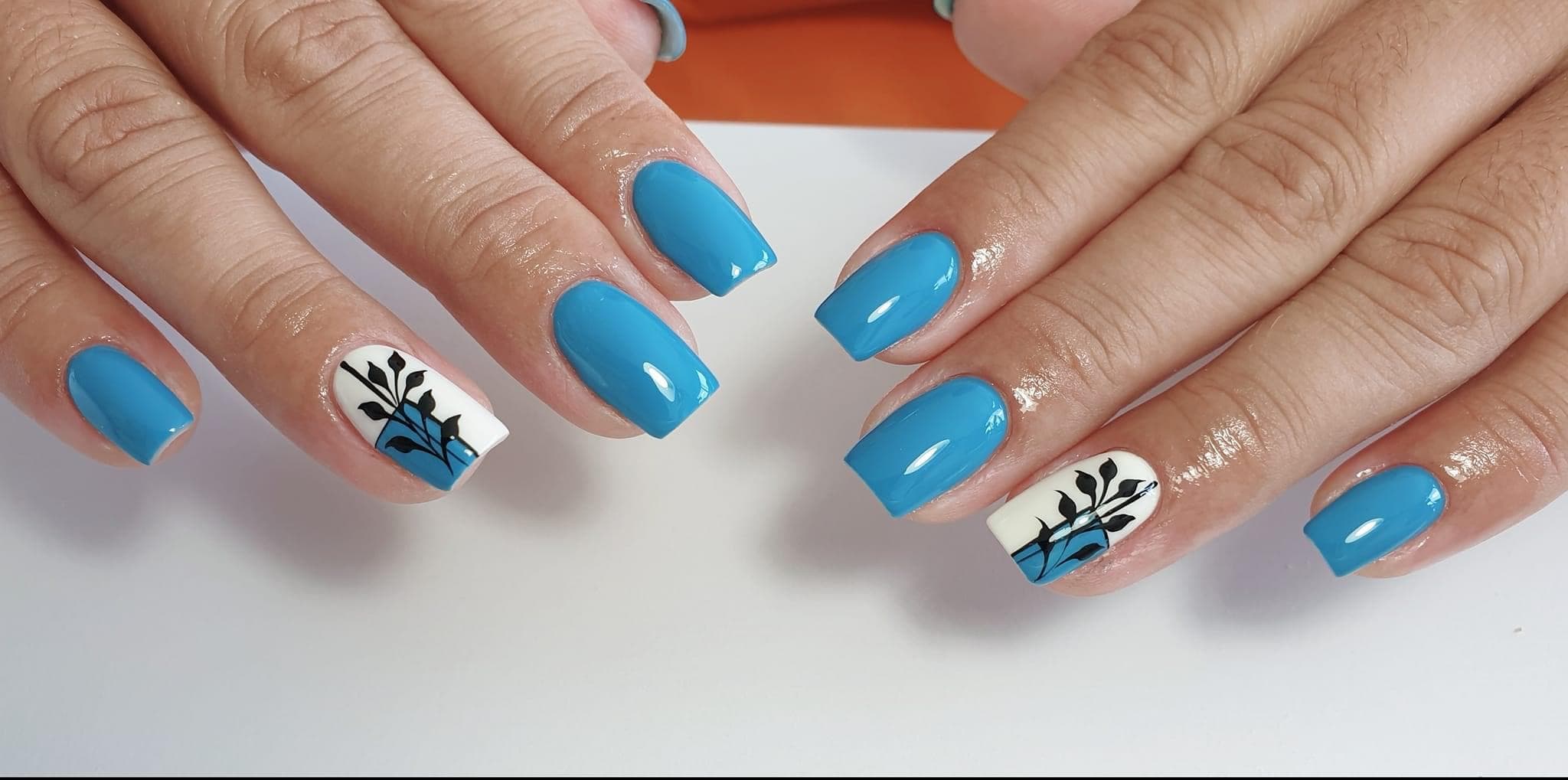 Stylizacja paznokci — Venus Beauty Salon